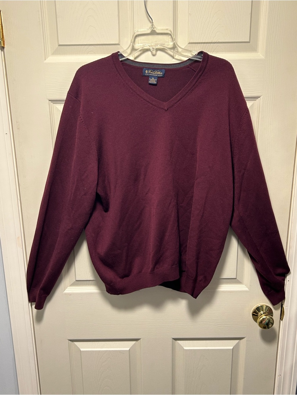 Brooks Brothers Men's XL Extra Fine Merino Wool V-Neck Sweater Burgundy